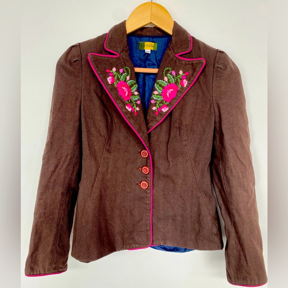 Vintage Petrizillia XS embroidered blazer. Circa 2002. Excellent condition.